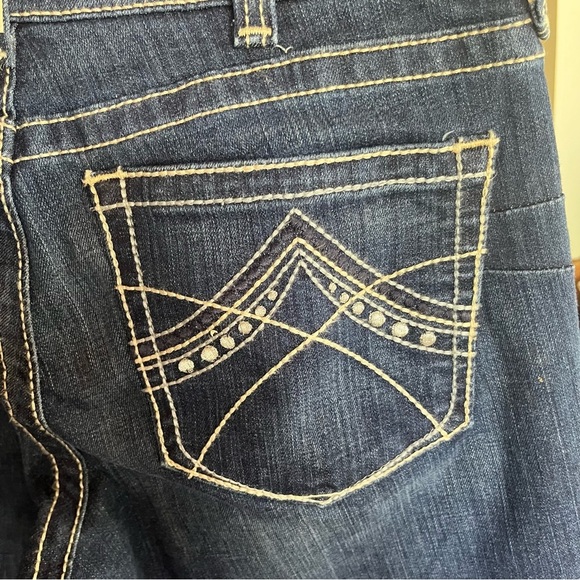 Ariat Real Mid-Rise Blue Boot Cut Jeans with Medium Wash Large Stitching - Picture 7 of 13
